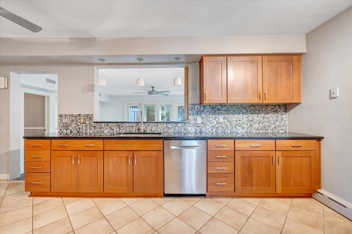 2644 Robin Hood Road Southeast Roanoke, VA 24014 - Photo 19 of 113 019-MIB03364