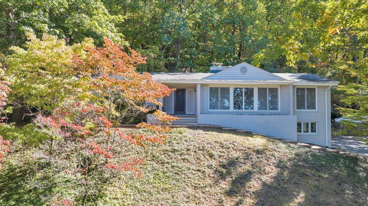 2644 Robin Hood Road Southeast Roanoke, VA 24014 - Photo 2 of 113 002-DJI_20251016014736_0022_D