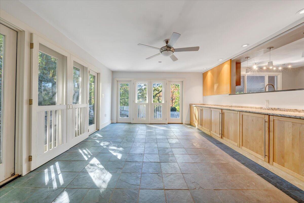 2644 Robin Hood Road Southeast Roanoke, VA 24014 - Photo 27 of 113 027-MIB03391