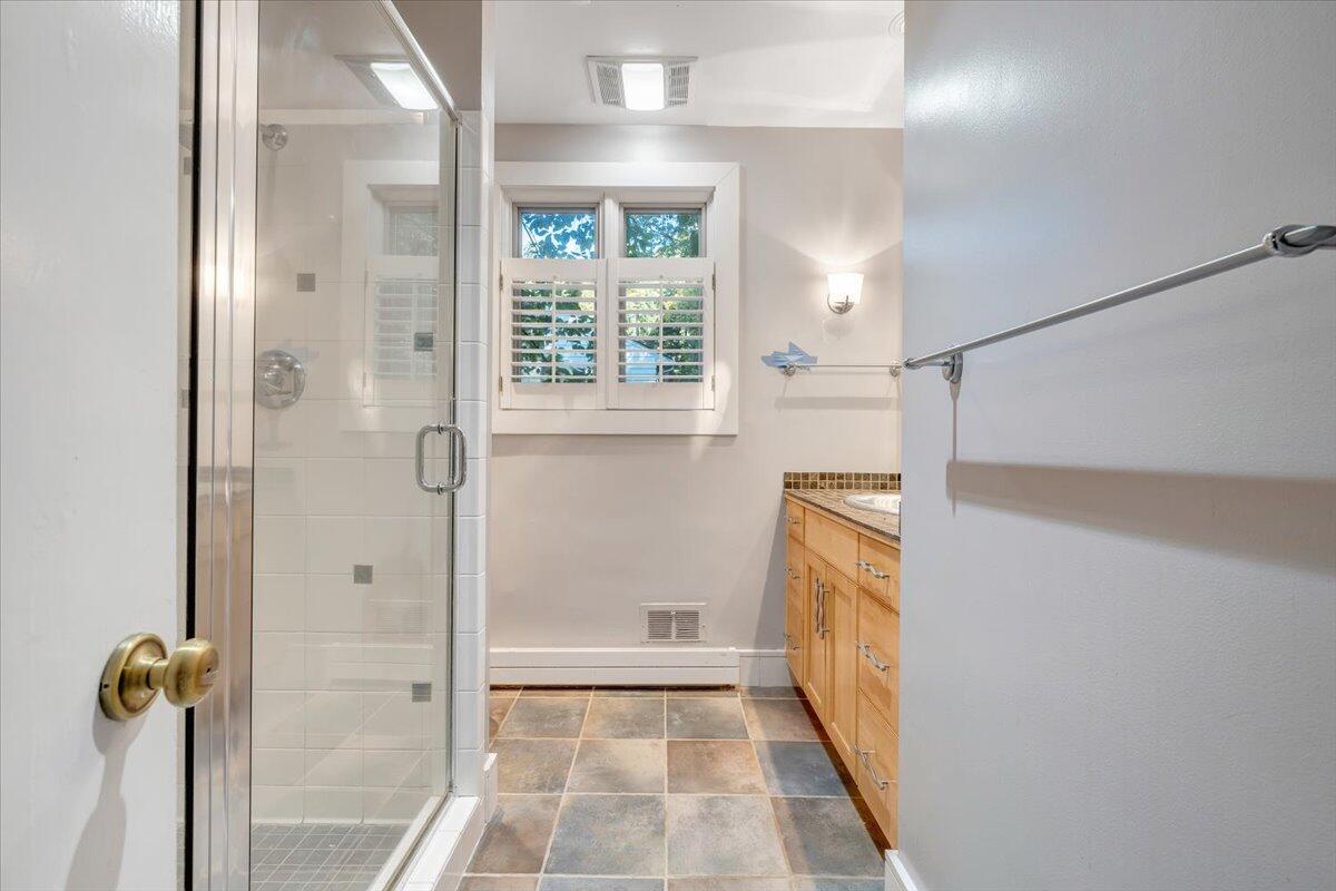 2644 Robin Hood Road Southeast Roanoke, VA 24014 - Photo 34 of 113 034-MIB03418