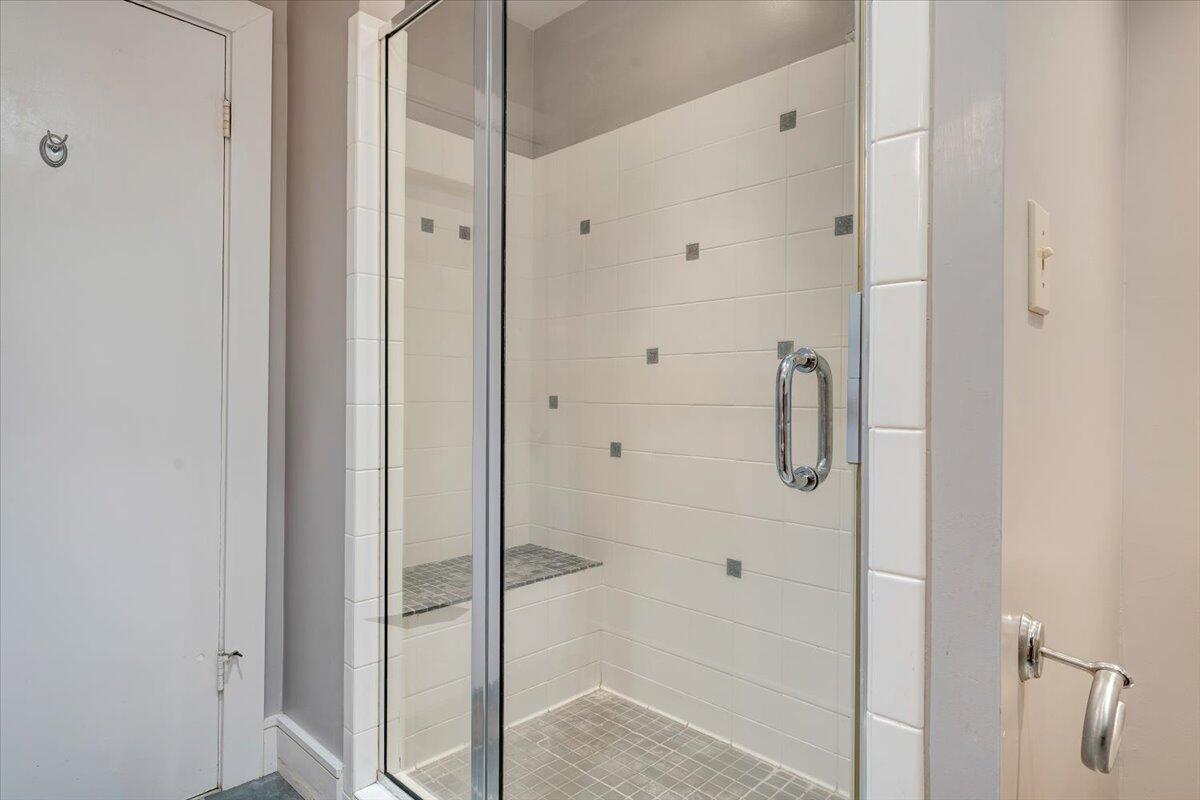 2644 Robin Hood Road Southeast Roanoke, VA 24014 - Photo 36 of 113 036-MIB03424