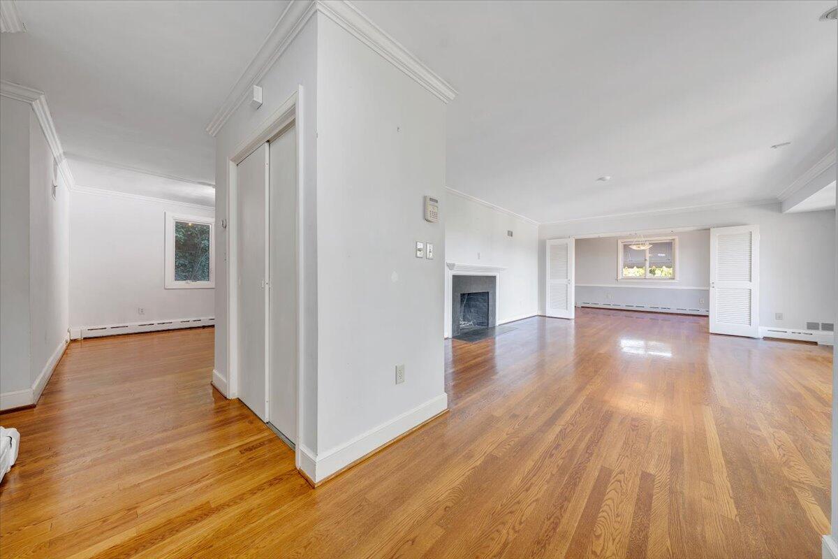 2644 Robin Hood Road Southeast Roanoke, VA 24014 - Photo 4 of 113 004-MIB03316