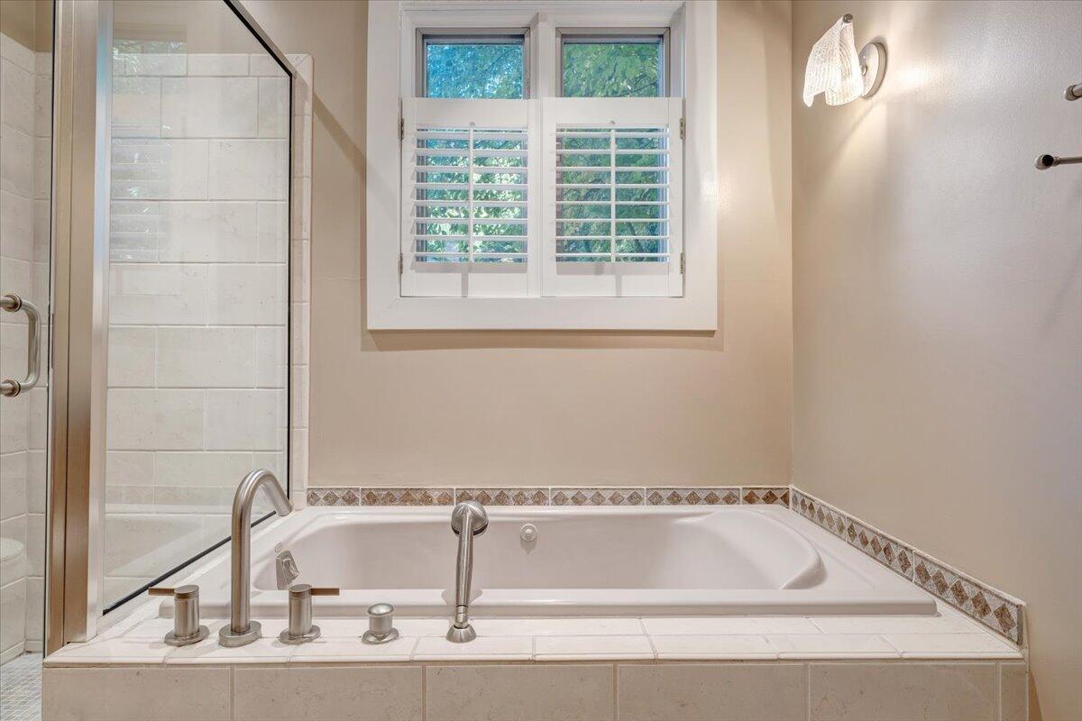 2644 Robin Hood Road Southeast Roanoke, VA 24014 - Photo 42 of 113 042-MIB03445