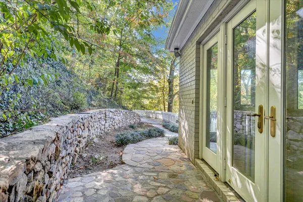 $549,900 | 2644 Robin Hood Road Southeast, Roanoke, VA 24014