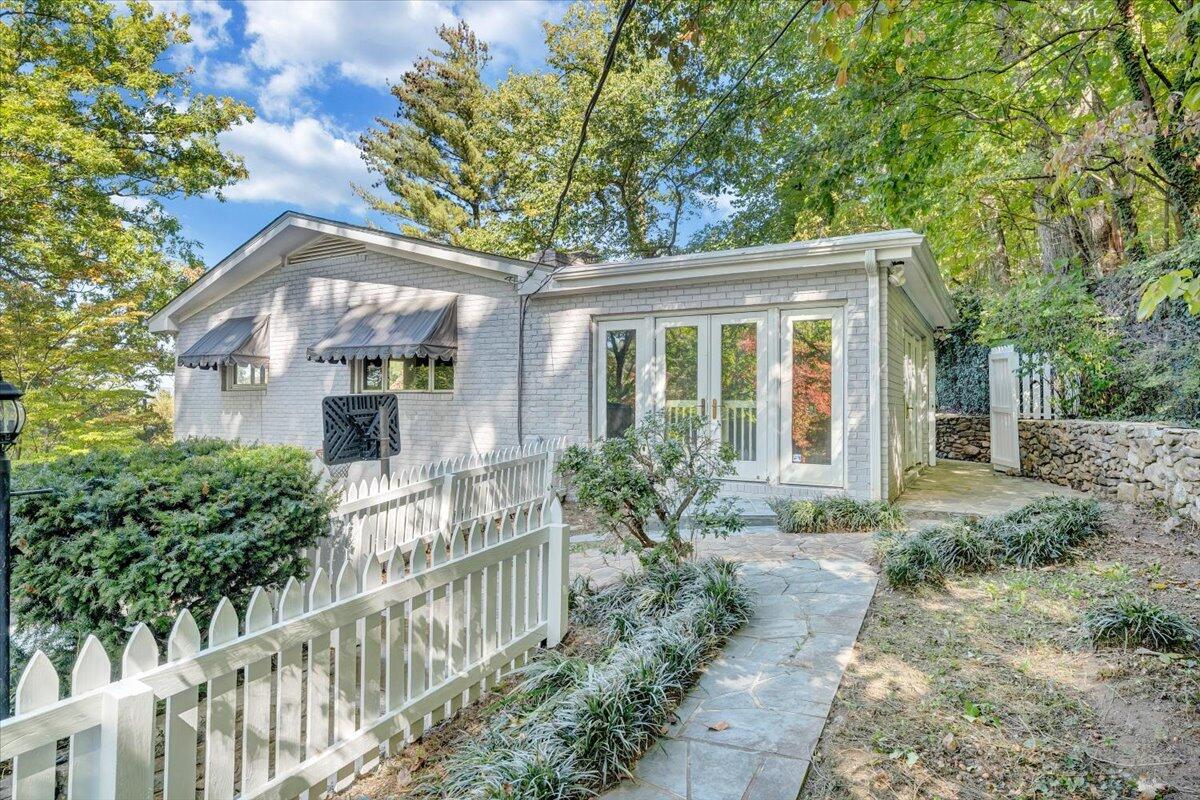 2644 Robin Hood Road Southeast Roanoke, VA 24014 - Photo 58 of 113 058-MIB03502