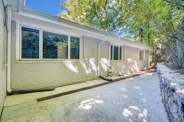 $549,900 | 2644 Robin Hood Road Southeast, Roanoke, VA 24014