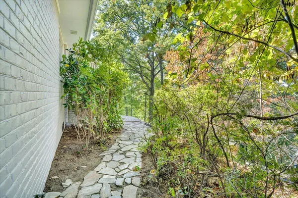 $549,900 | 2644 Robin Hood Road Southeast, Roanoke, VA 24014