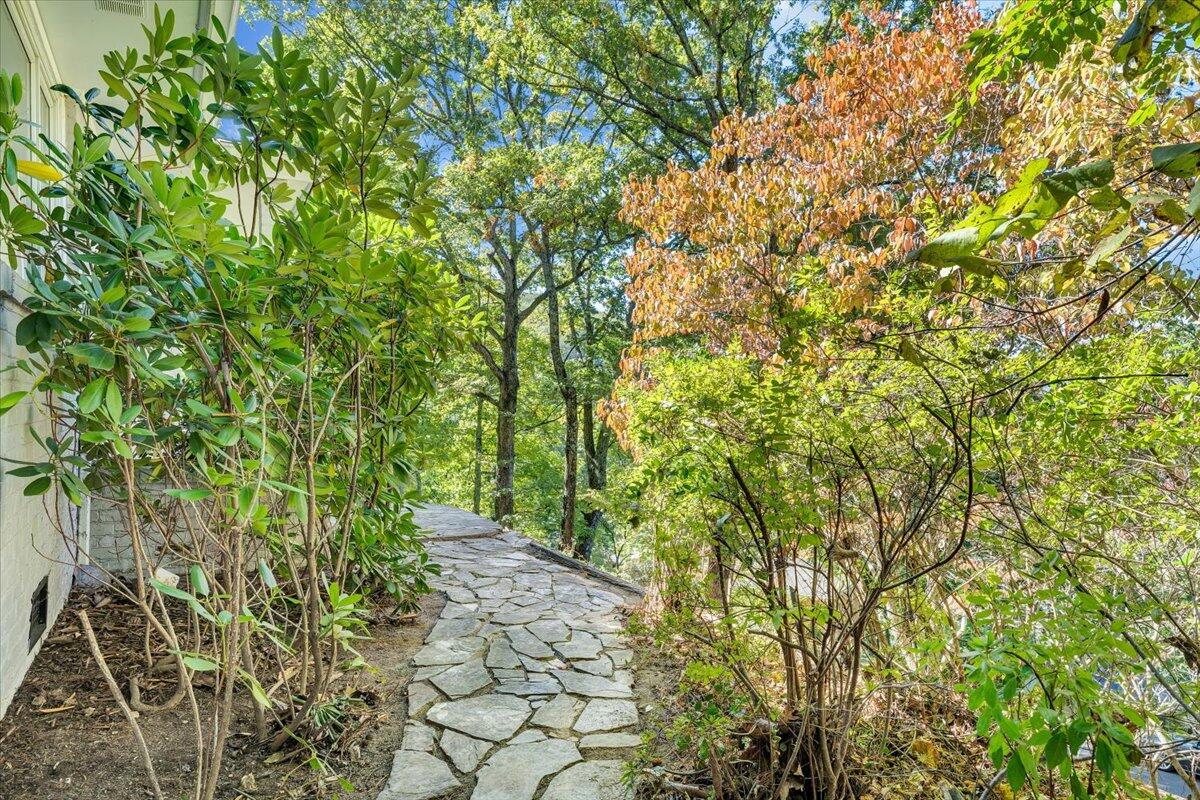 2644 Robin Hood Road Southeast Roanoke, VA 24014 - Photo 66 of 113 066-MIB03526