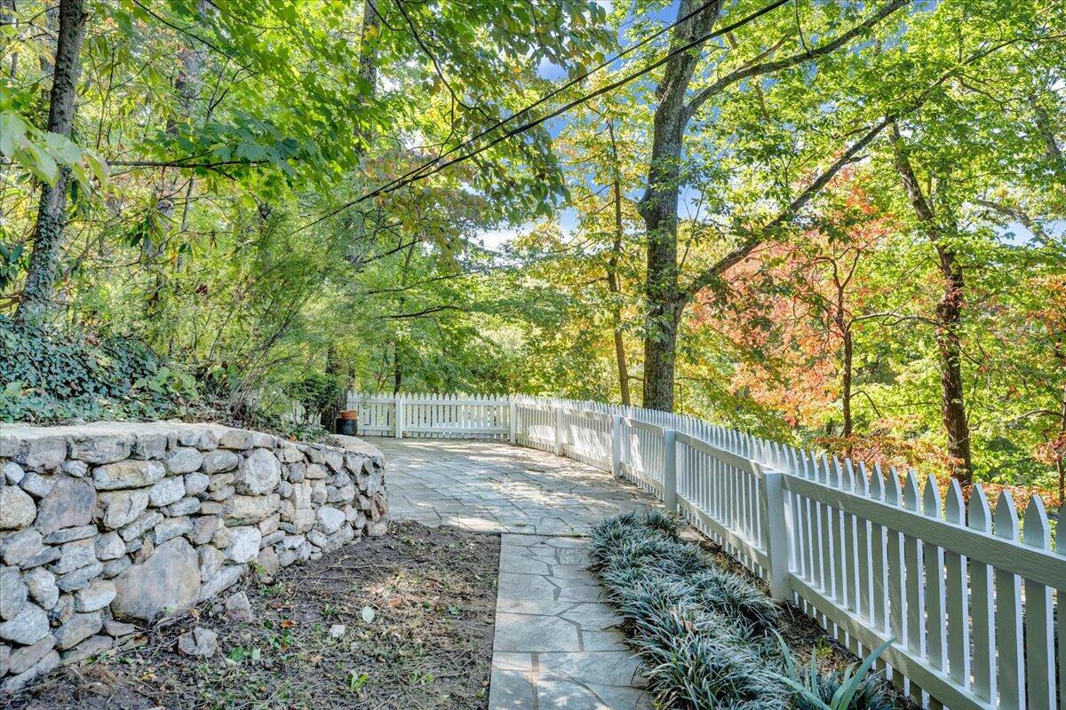 2644 Robin Hood Road Southeast Roanoke, VA 24014 - Photo 71 of 113 071-MIB03541