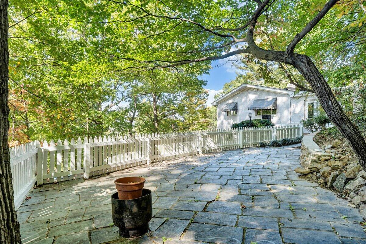 2644 Robin Hood Road Southeast Roanoke, VA 24014 - Photo 73 of 113 073-MIB03547