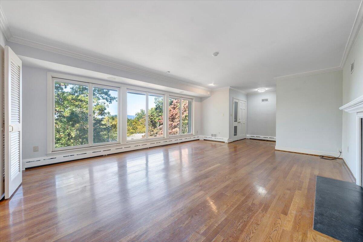 2644 Robin Hood Road Southeast Roanoke, VA 24014 - Photo 8 of 113 008-MIB03328