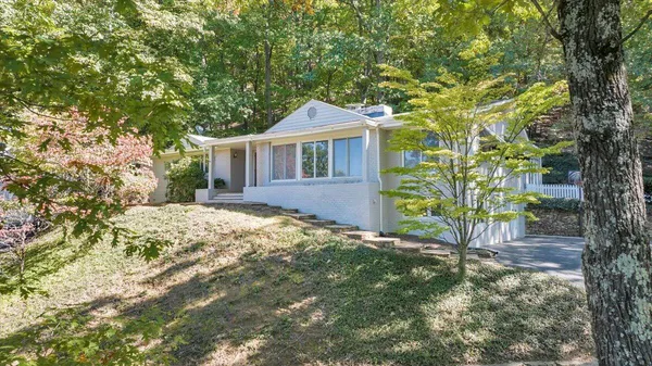 $549,900 | 2644 Robin Hood Road Southeast, Roanoke, VA 24014