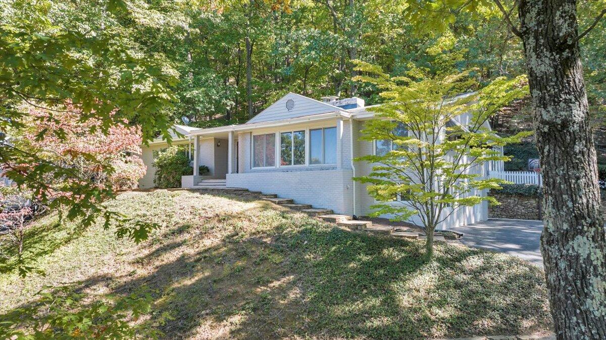 2644 Robin Hood Road Southeast Roanoke, VA 24014 - Photo 83 of 113 083-DJI_20251016014828_0024_D