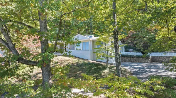 $549,900 | 2644 Robin Hood Road Southeast, Roanoke, VA 24014