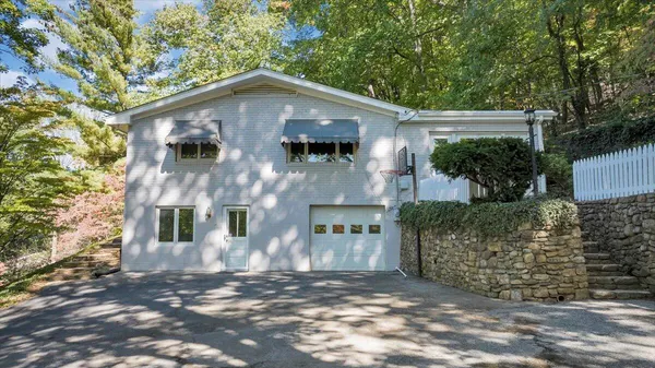 $549,900 | 2644 Robin Hood Road Southeast, Roanoke, VA 24014