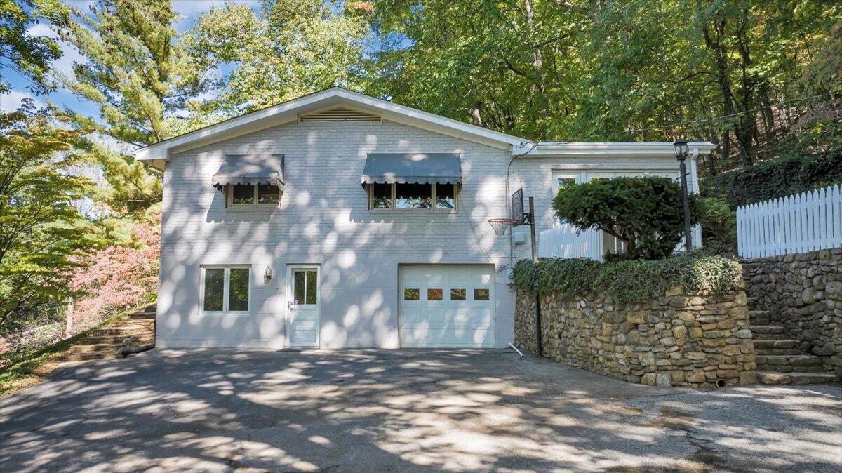 2644 Robin Hood Road Southeast Roanoke, VA 24014 - Photo 89 of 113 089-DJI_20251016015046_0031_D