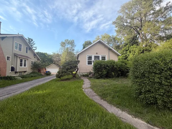 $299,000 | 513 East Liberty Drive, Wheaton, IL 60187