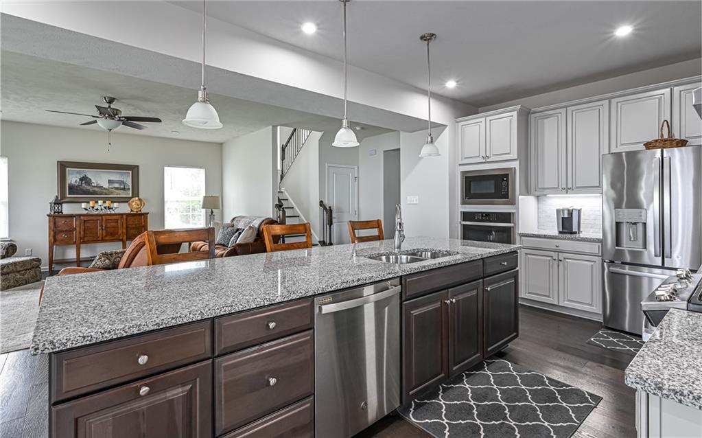 3036 Eagle Ridge Drive Valencia, PA 16059 - Photo 11 of 34