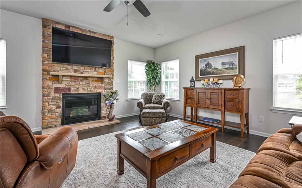 3036 Eagle Ridge Drive Valencia, PA 16059 - Photo 5 of 34