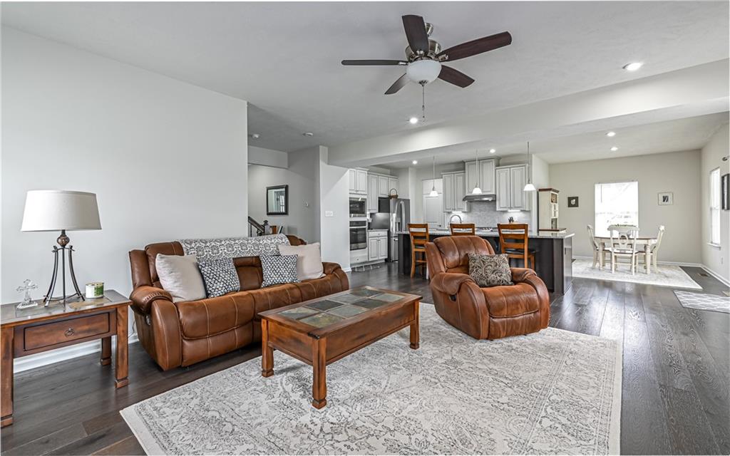 3036 Eagle Ridge Drive Valencia, PA 16059 - Photo 7 of 34