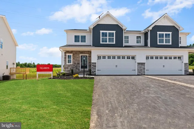 $454,900 | 670 Brittany Drive, Mechanicsburg, PA 17055