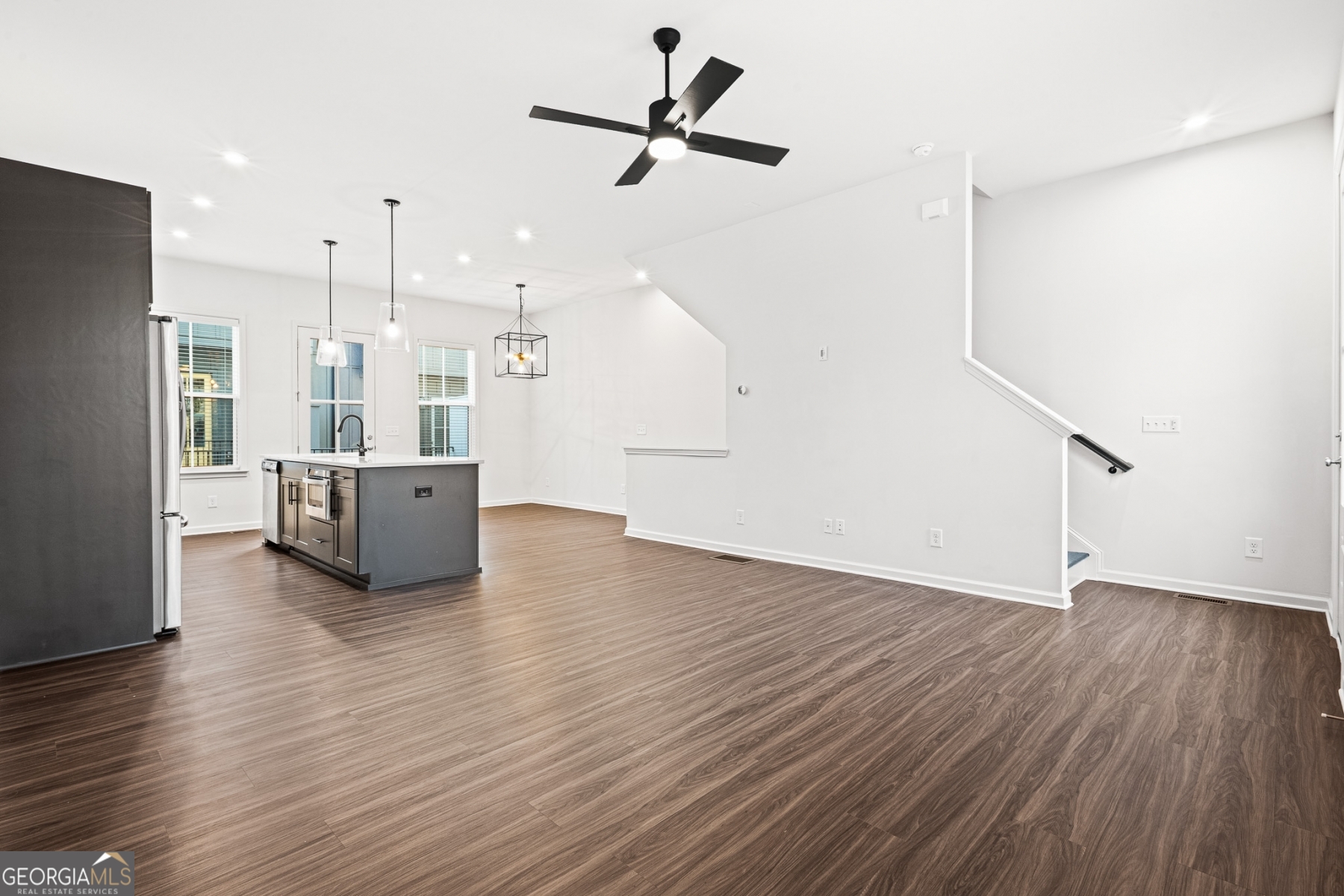 118 Chestnut Circle Atlanta, GA 30342 - Photo 8 of 18