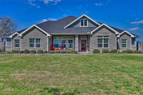 $791,000 | 2244 West Us Highway West, Hallettsville, TX 77964