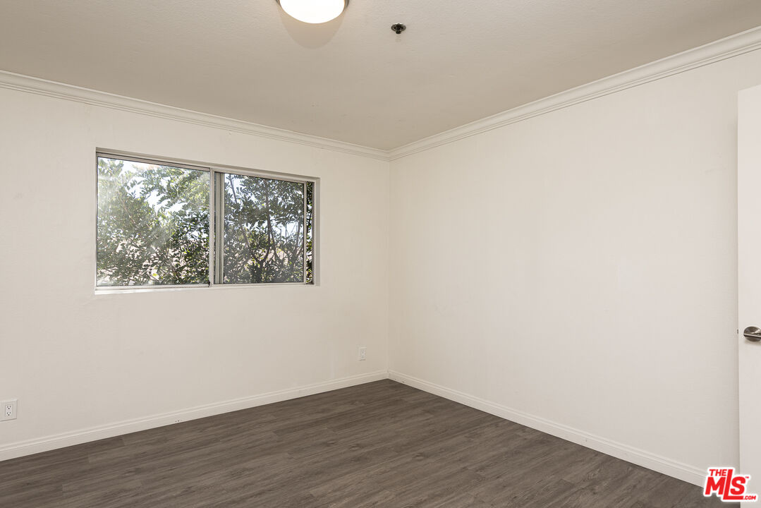 13801 Oxnard Street, Unit 206 Van Nuys, CA 91401 - Photo 12 of 38