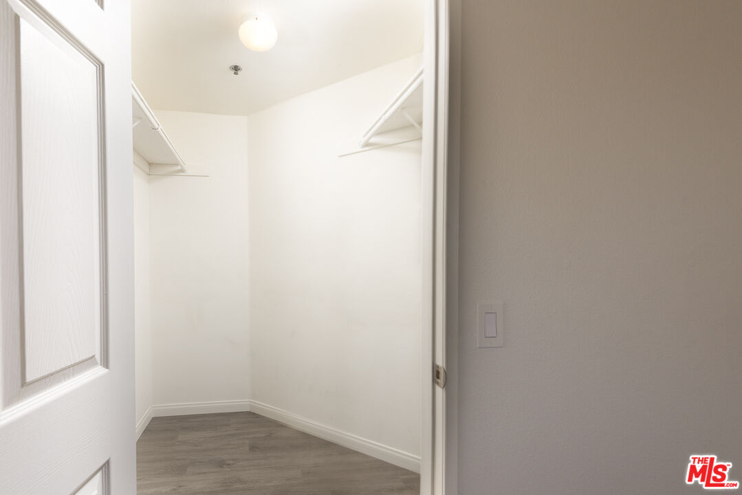 13801 Oxnard Street, Unit 206 Van Nuys, CA 91401 - Photo 14 of 38