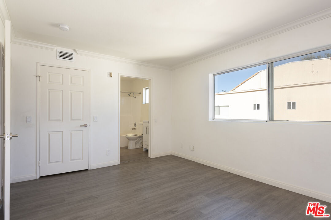 13801 Oxnard Street, Unit 206 Van Nuys, CA 91401 - Photo 18 of 38