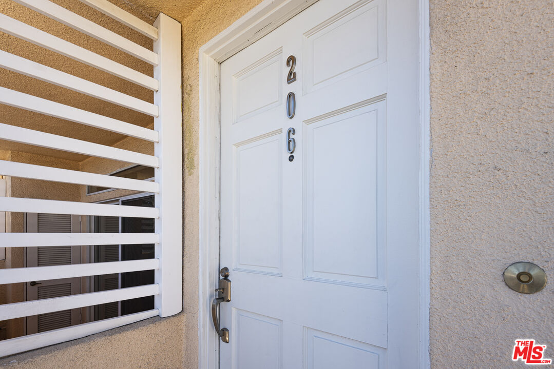 13801 Oxnard Street, Unit 206 Van Nuys, CA 91401 - Photo 29 of 38