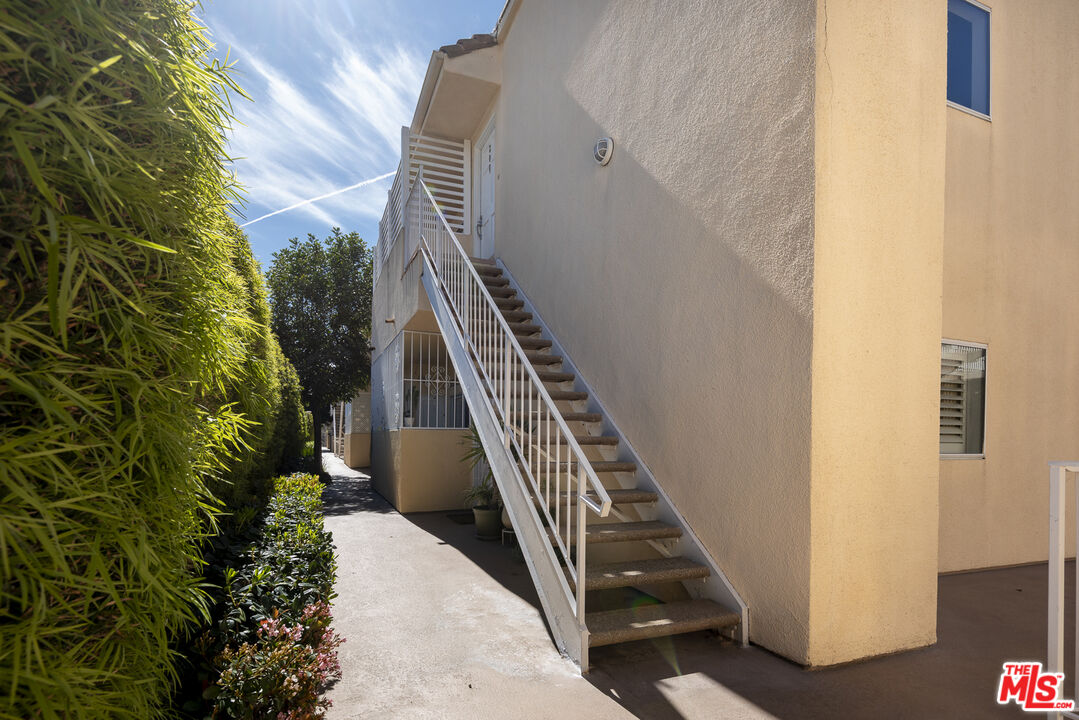 13801 Oxnard Street, Unit 206 Van Nuys, CA 91401 - Photo 30 of 38