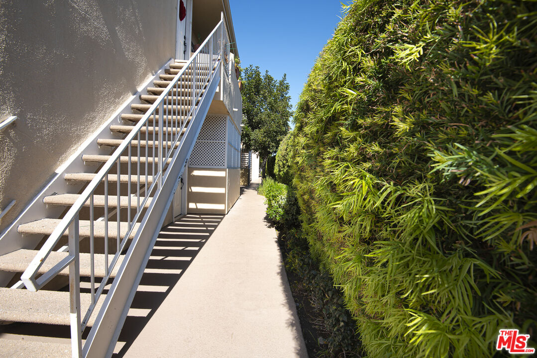 13801 Oxnard Street, Unit 206 Van Nuys, CA 91401 - Photo 32 of 38