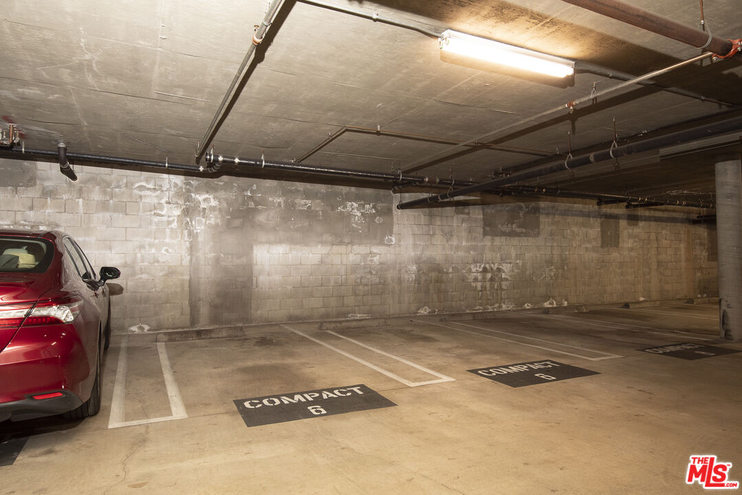 13801 Oxnard Street, Unit 206 Van Nuys, CA 91401 - Photo 35 of 38