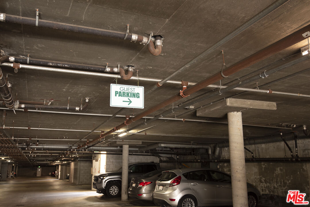 13801 Oxnard Street, Unit 206 Van Nuys, CA 91401 - Photo 36 of 38