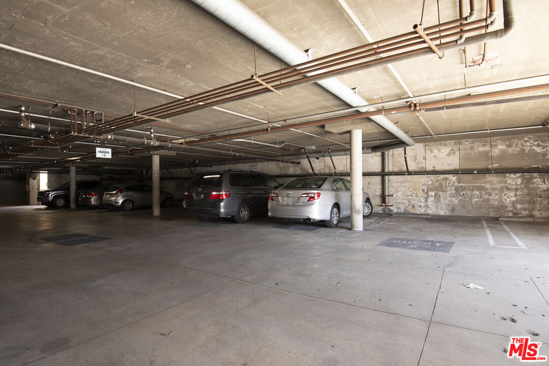 13801 Oxnard Street, Unit 206 Van Nuys, CA 91401 - Photo 38 of 38