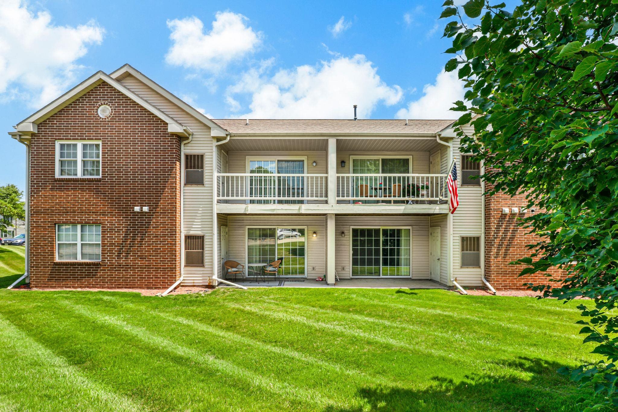 965 Park, Unit 101 Oregon, WI 53575 - Photo 4 of 31