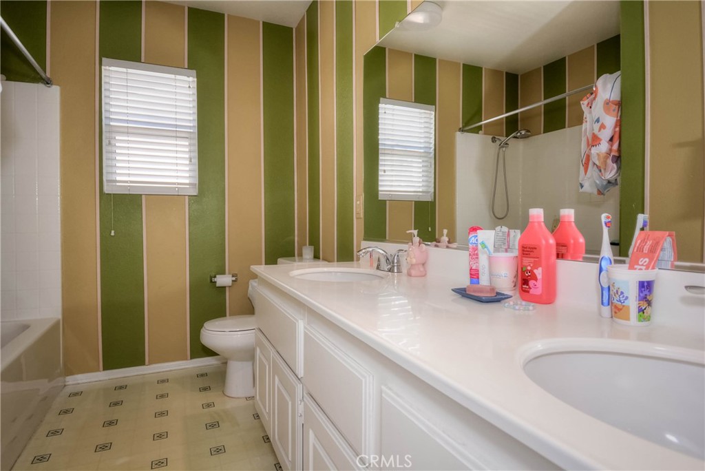 19048 Gable Lane Riverside, CA 92508 - Photo 24 of 33 Hallway bathroom