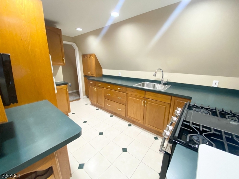21 Columbus Street, Unit 2 Bloomfield, NJ 07003 - Photo 17 of 20