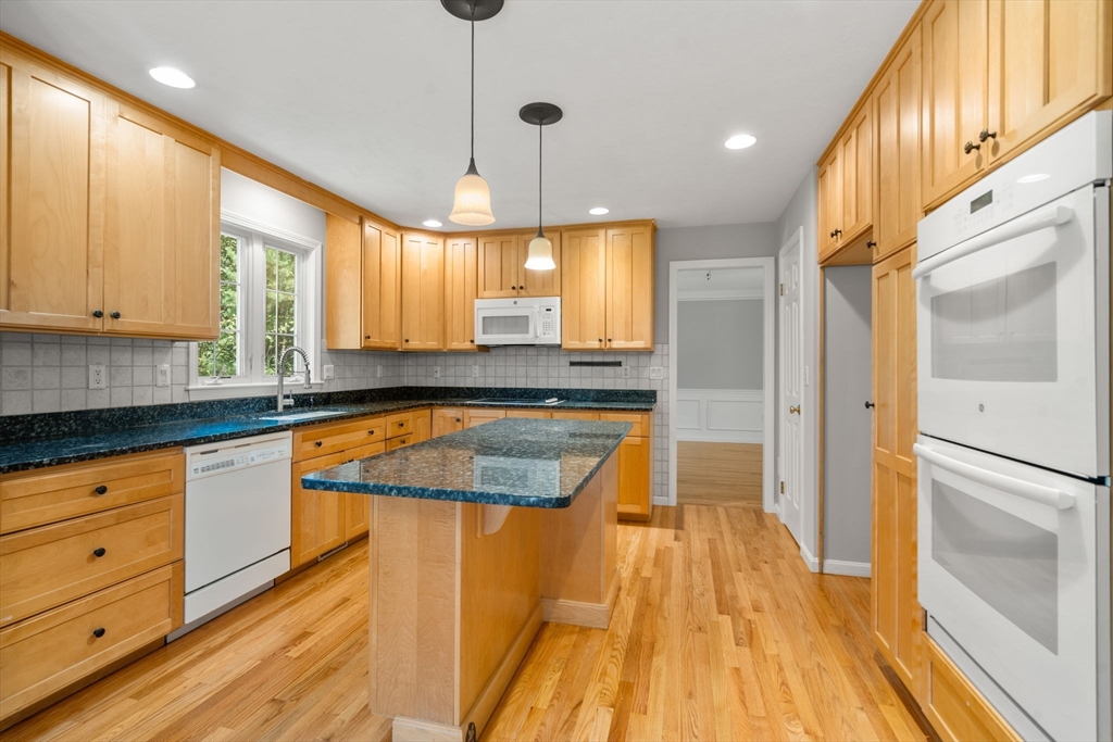 8 Oscars Way Maynard, MA 01754 - Photo 8 of 34 Gallery Image 8