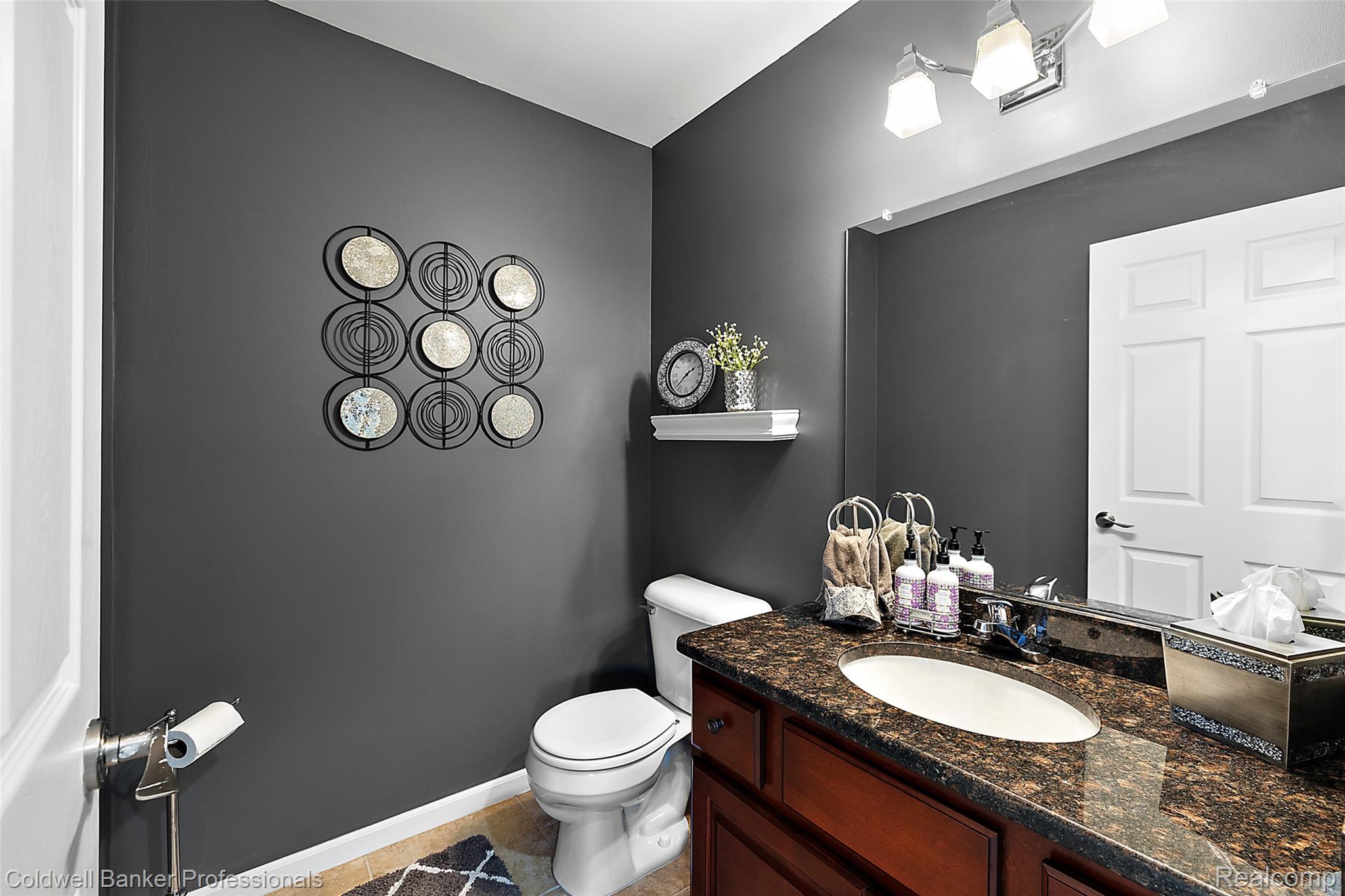 16532 Moore Park Road Macomb, MI 48044 - Photo 14 of 28
