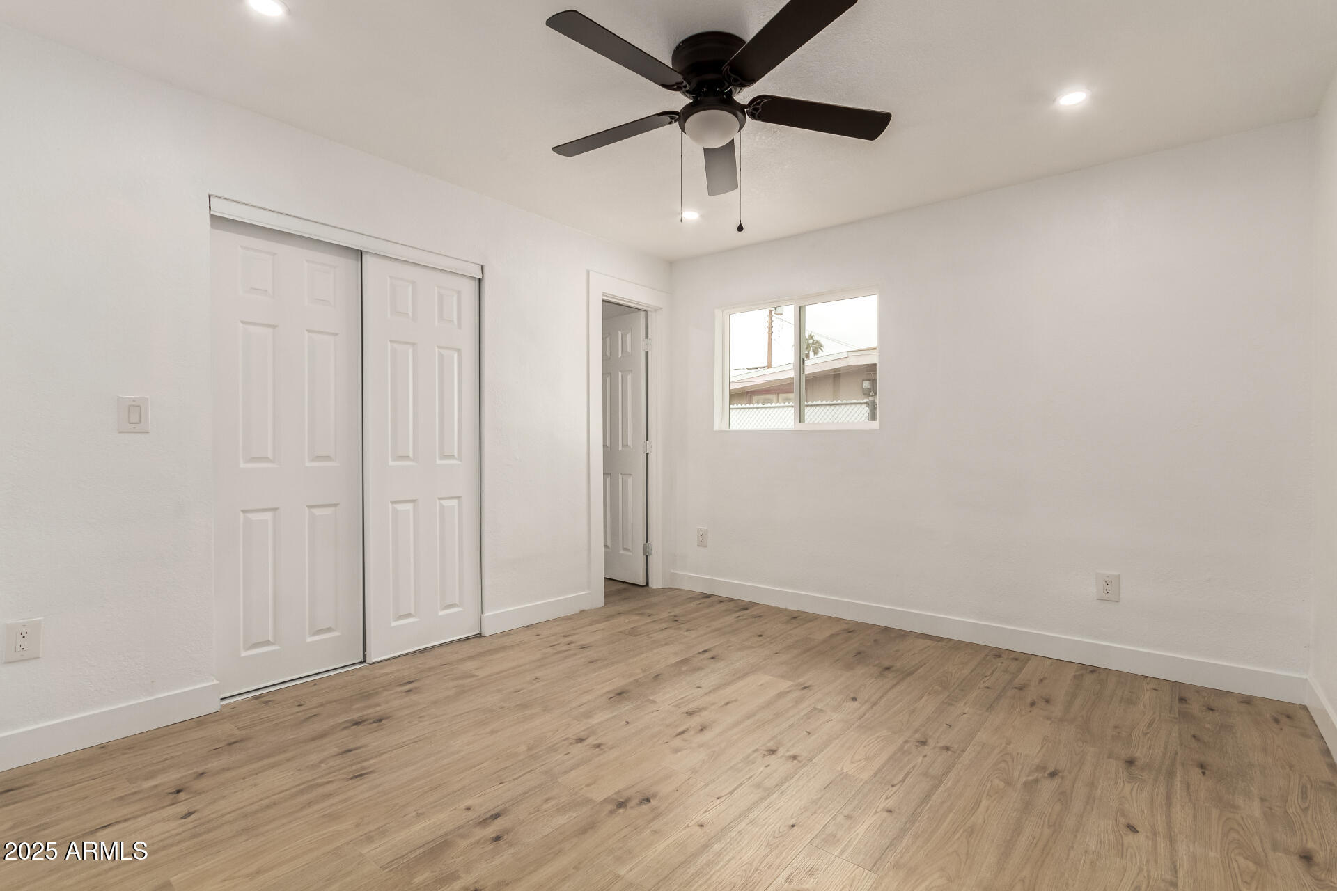 325 West Vineyard Road Phoenix, AZ 85041 - Photo 13 of 42 16 Vineyard