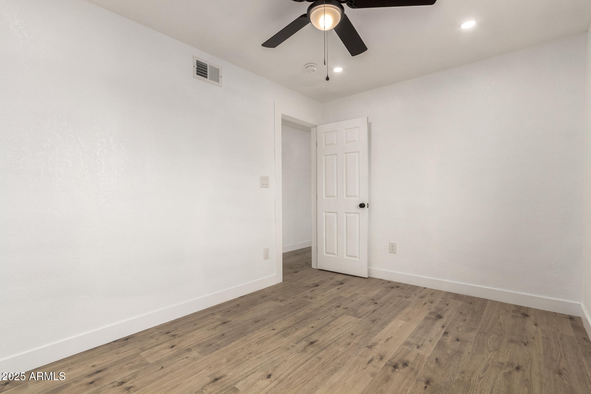 325 West Vineyard Road Phoenix, AZ 85041 - Photo 18 of 42 21 Vineyard