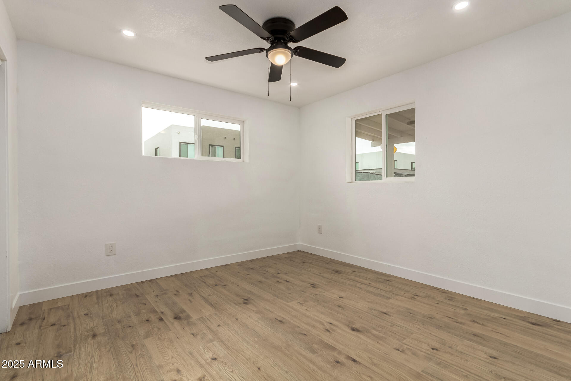 325 West Vineyard Road Phoenix, AZ 85041 - Photo 19 of 42 22 Vineyard