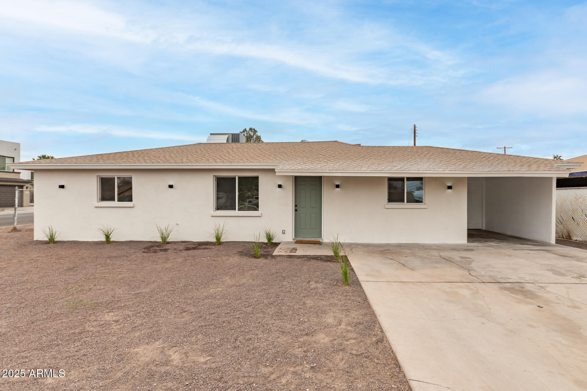 325 West Vineyard Road Phoenix, AZ 85041 - Photo 2 of 42 01 Vineyard