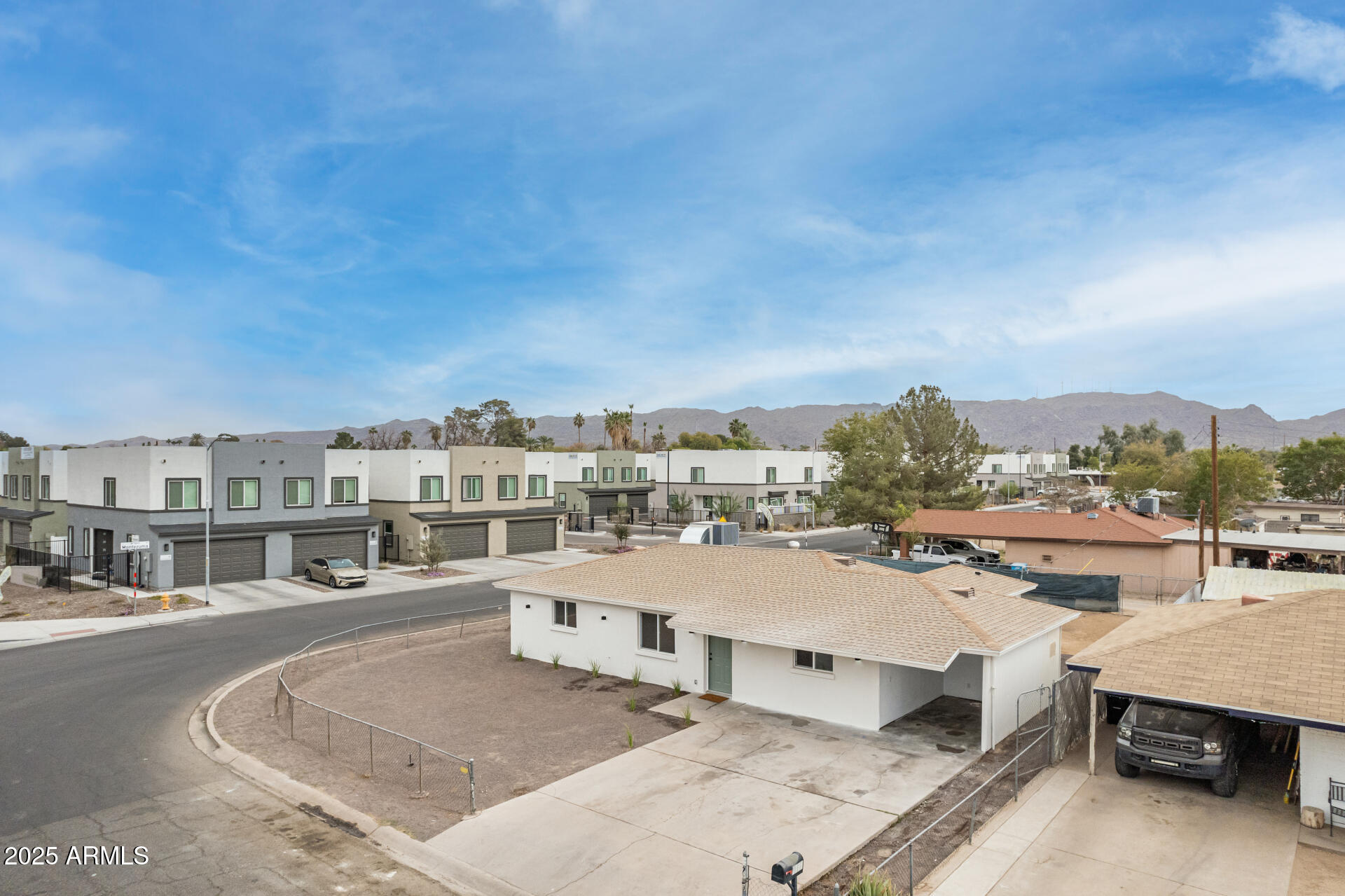 325 West Vineyard Road Phoenix, AZ 85041 - Photo 32 of 42 35 Vineyard