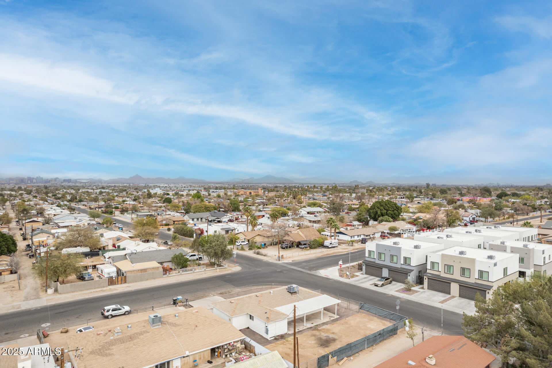 325 West Vineyard Road Phoenix, AZ 85041 - Photo 40 of 42 43 Vineyard