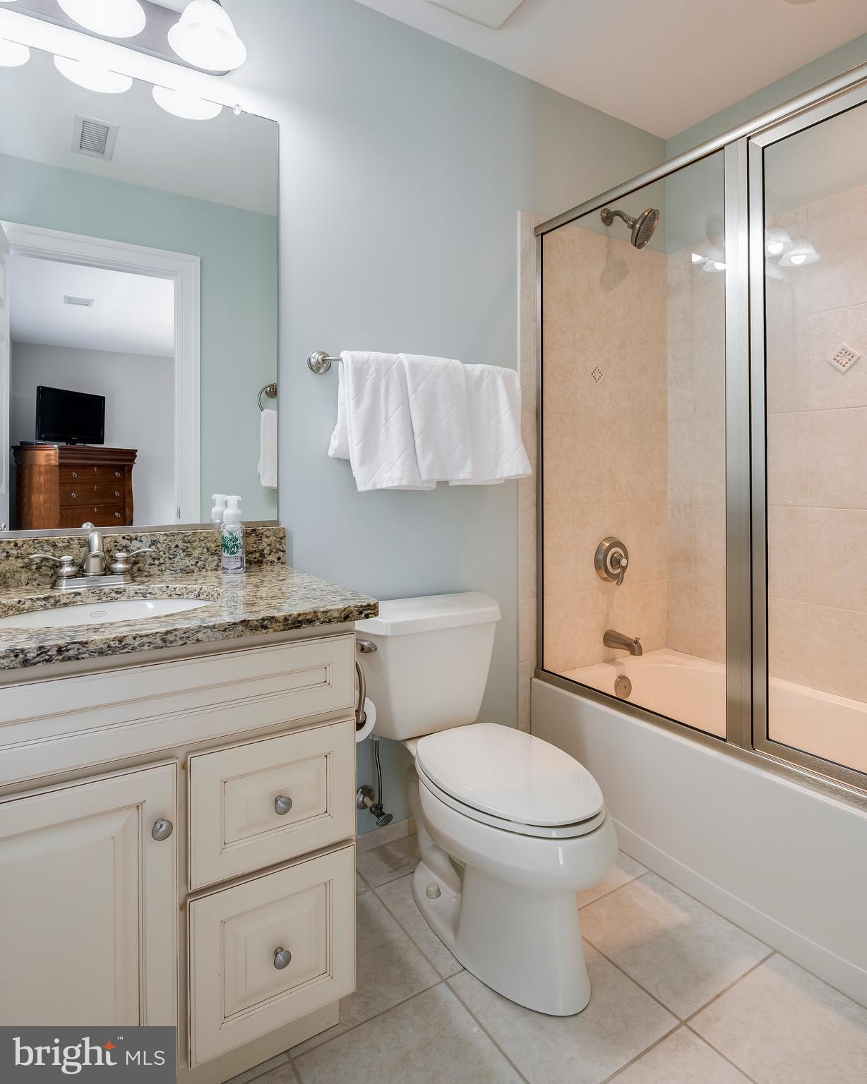 3019 Solomons Island Road Edgewater, MD 21037 - Photo 55 of 87 Bedroom 2's Full Bath