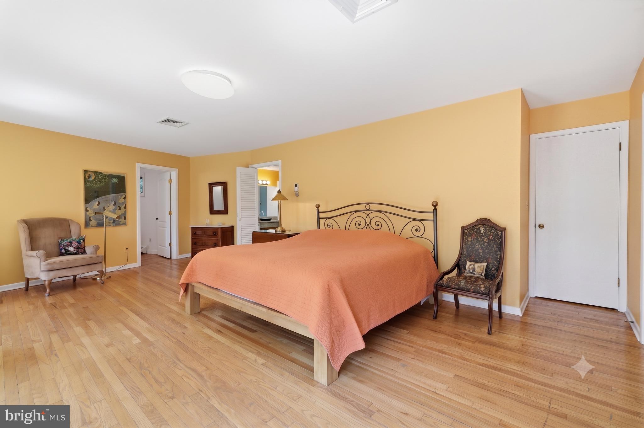 775 River Road Yardley, PA 19067 - Photo 39 of 75 Owner's suite with dressing room & ensuite bath