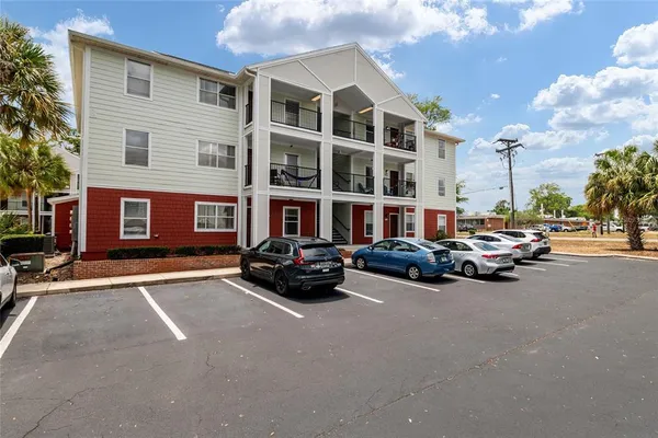 $162,900 | 2360 Southwest Archer Road, Unit 811, Gainesville, FL 32608